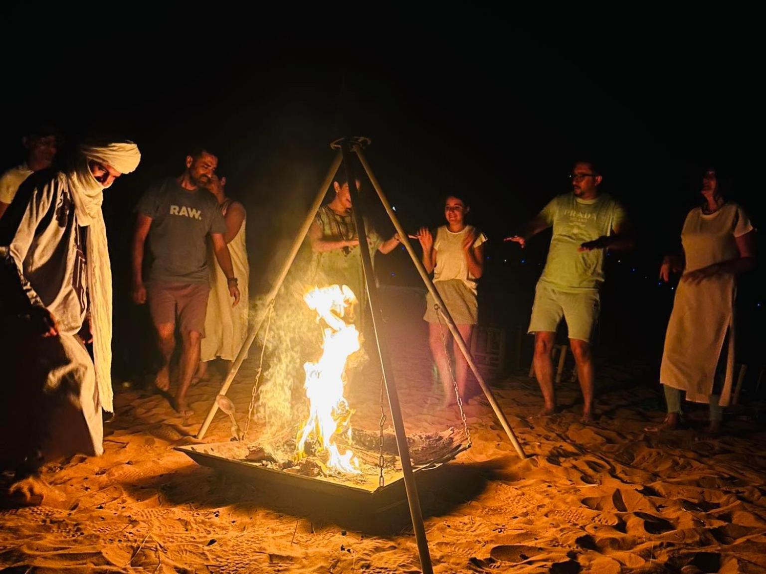Camp Under Stars (Adults Only) Merzouga Ngoại thất bức ảnh